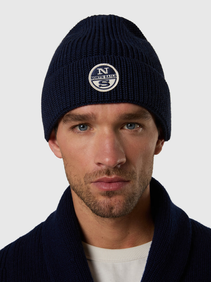 1 | Black iris | beanie-623428