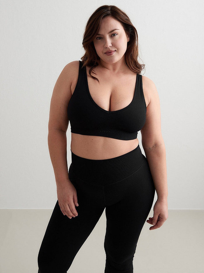 Black Shape Seamless Deep Cut Bra