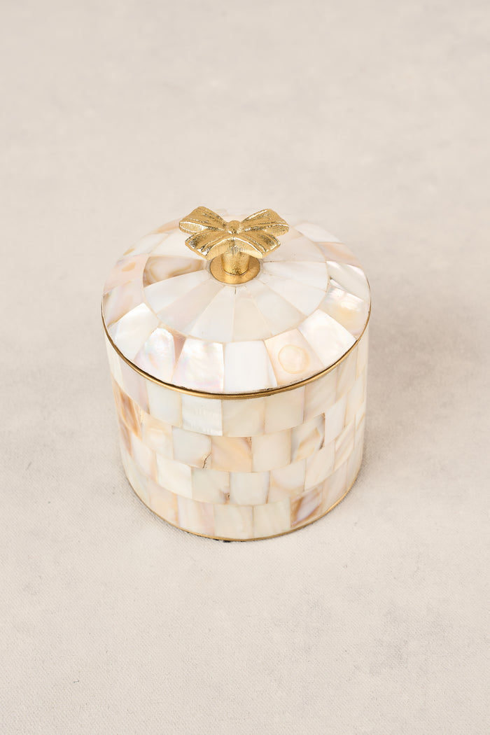Bow Pearl Round Box