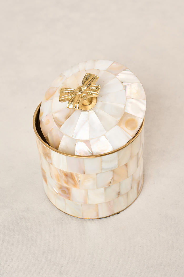 Bow Pearl Round Box