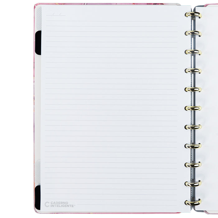Folha pautada no Caderno Deluxe Agatha, tamanho grande.