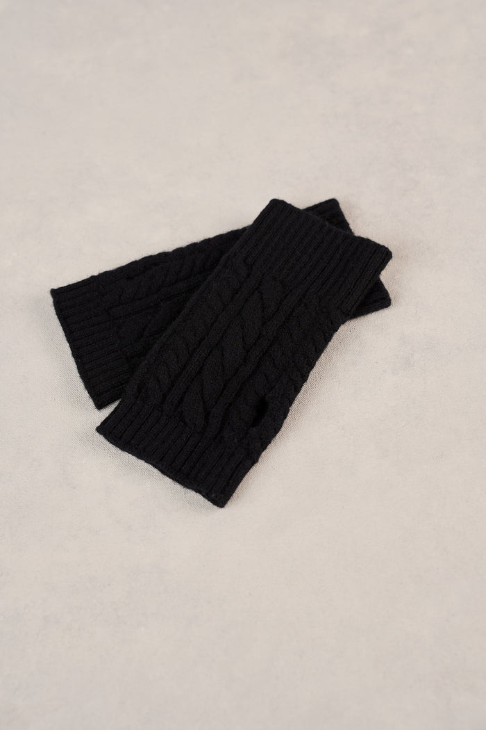 Catriona Cable Mittens - Black