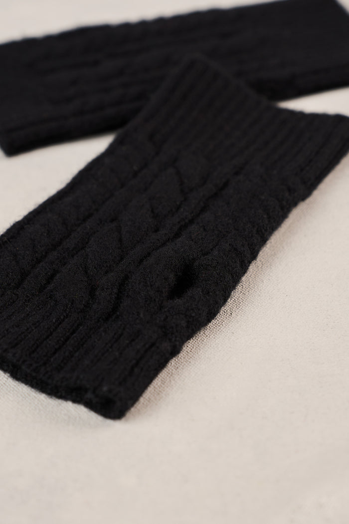 Catriona Cable Mittens - Black