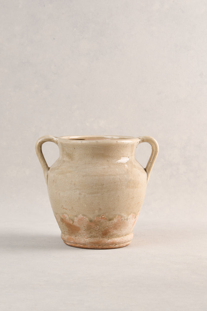 Chari Pot