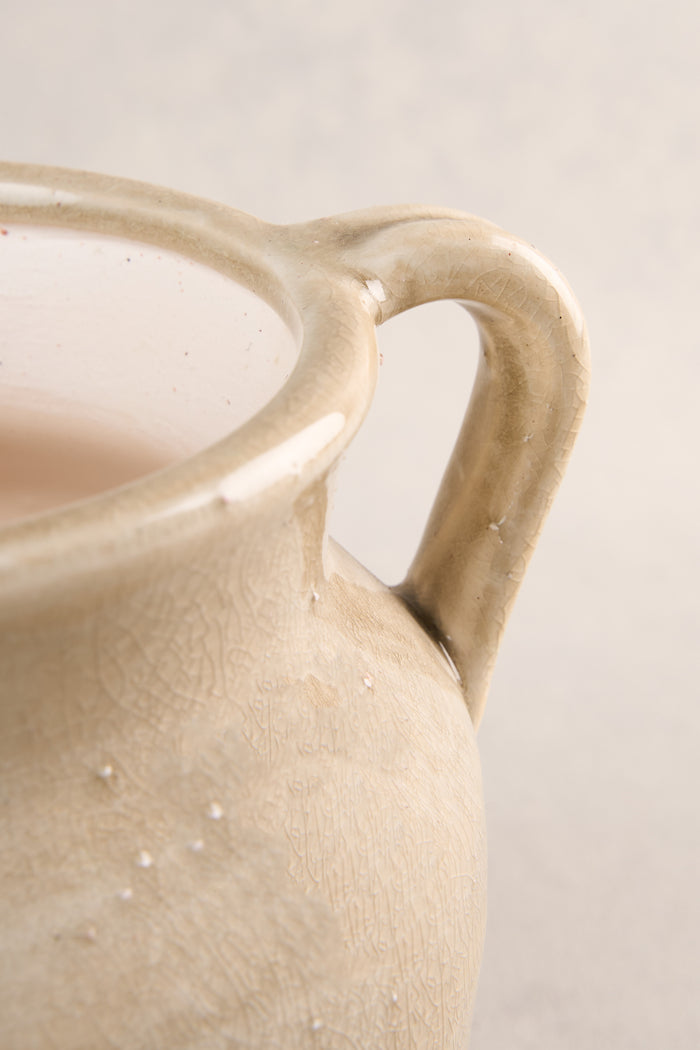 Chari Pot