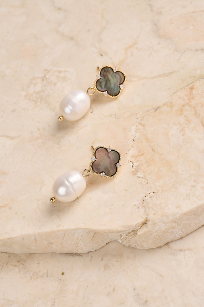 Clover Pearl Stud - Black