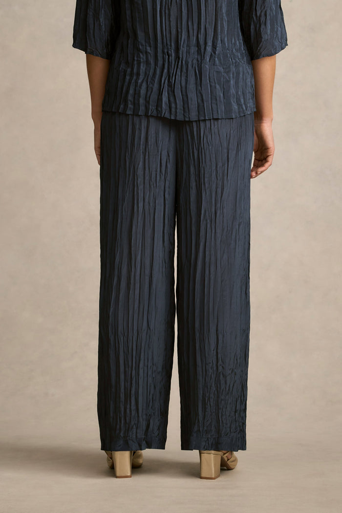 Crinkle Textured 7/8 Pant - Ink