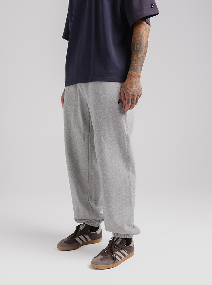 Cuffed Sweatpant in Heather Grey