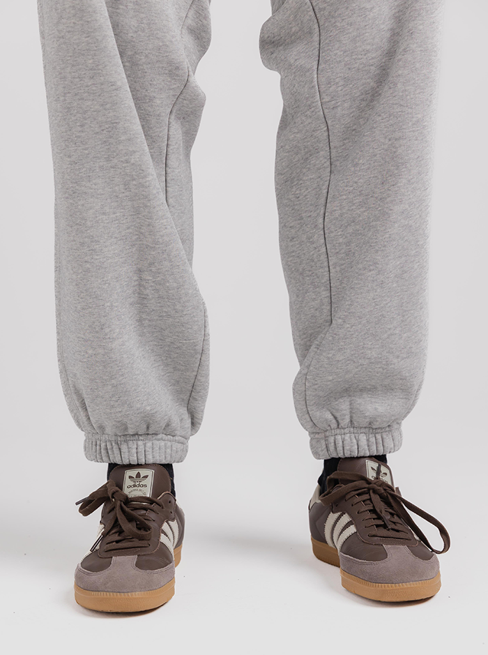 Cuffed Sweatpant in Heather Grey