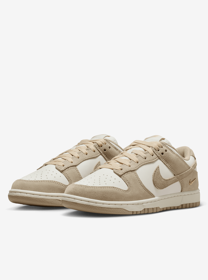 Dunk Low SE Womens