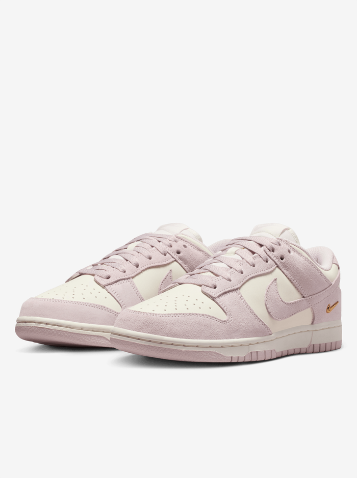 Dunk Low SE Womens