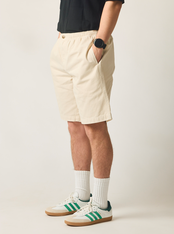 Fairway Shorts in Bone
