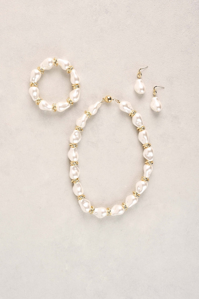 Statement Baroque Pearl Necklace - Gold
