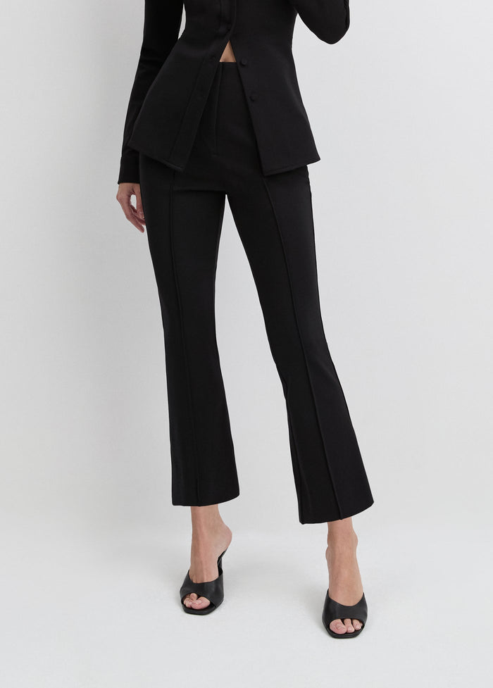 black ponte