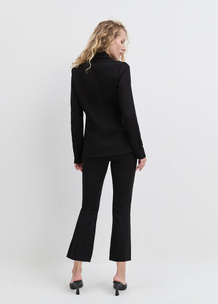 black ponte