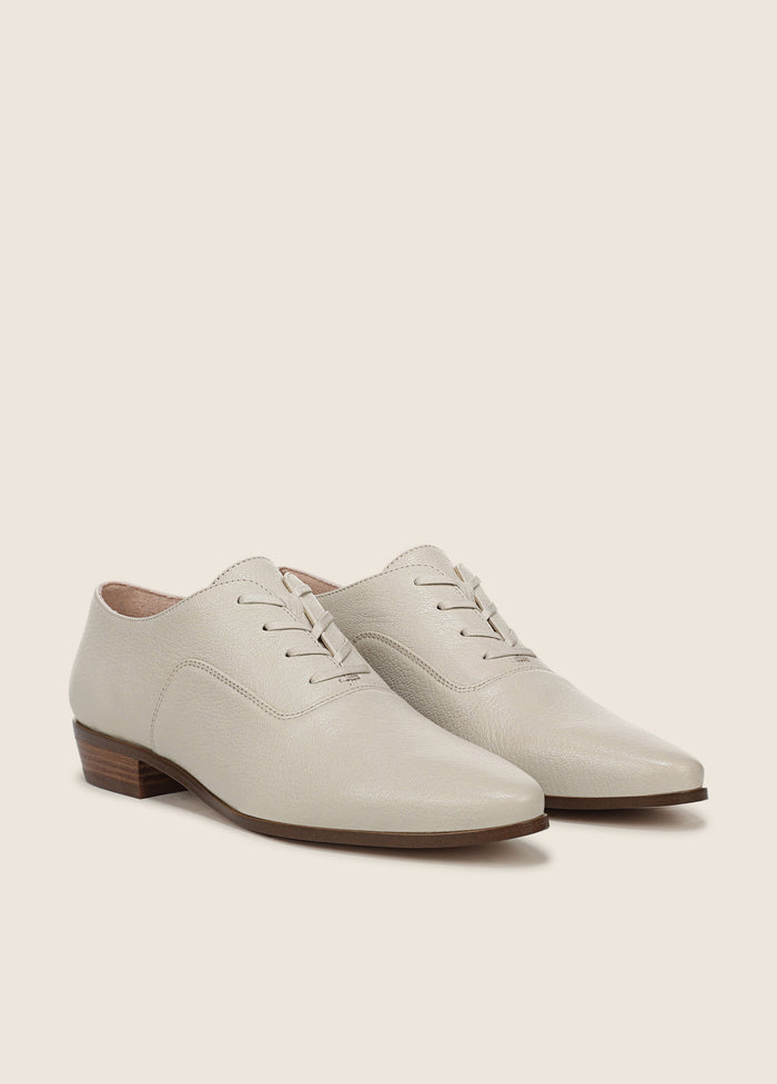 THE CALLIE OXFORD