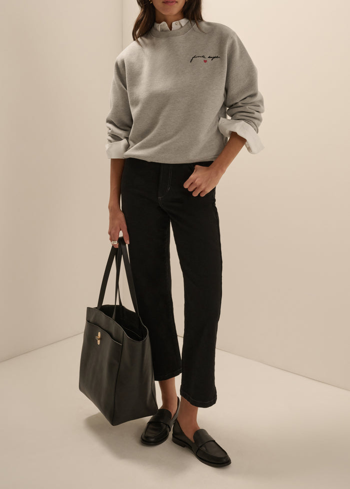 THE CROPPED SIGNATURE SWEATSHIRT