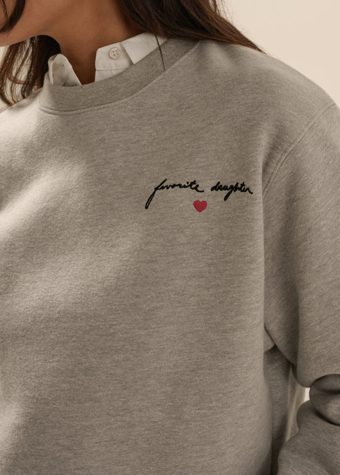 THE CROPPED SIGNATURE SWEATSHIRT