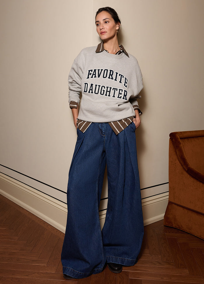 THE EMBROIDERY COLLEGIATE SWEATSHIRT