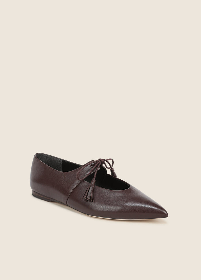 THE LILY TASSEL FLAT