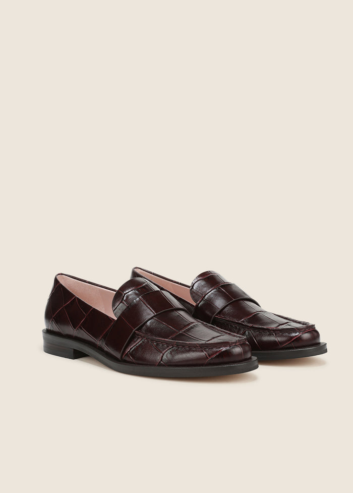 THE LOLA LOAFER