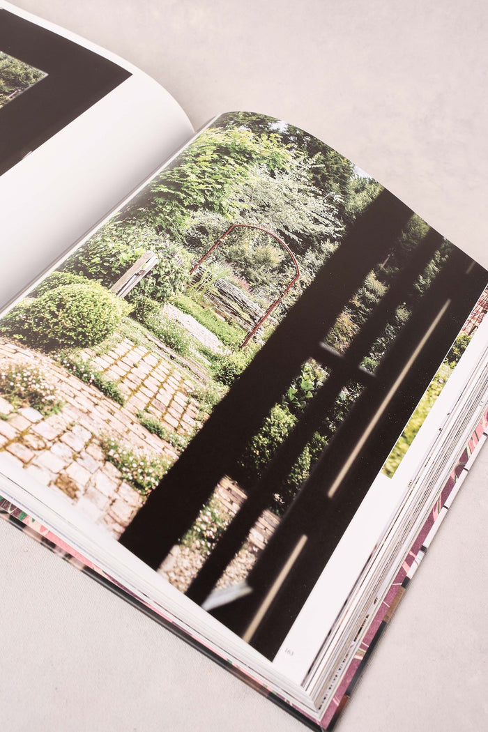 The Nature Of Decorating Book