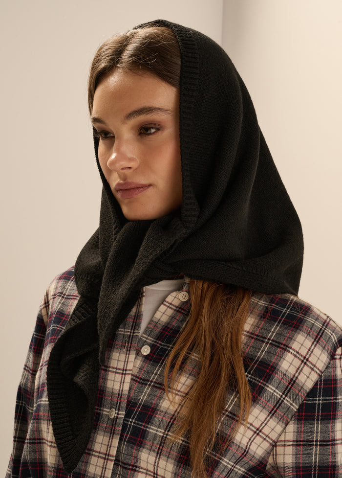 THE OVERSIZED TRIANGLE SCARF