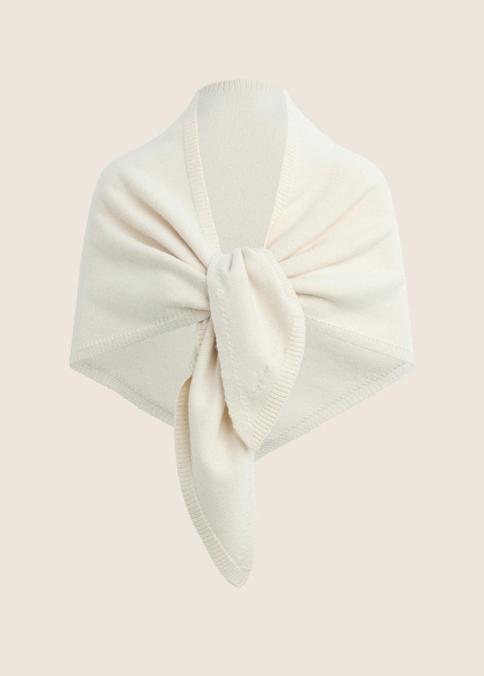 THE OVERSIZED TRIANGLE SCARF