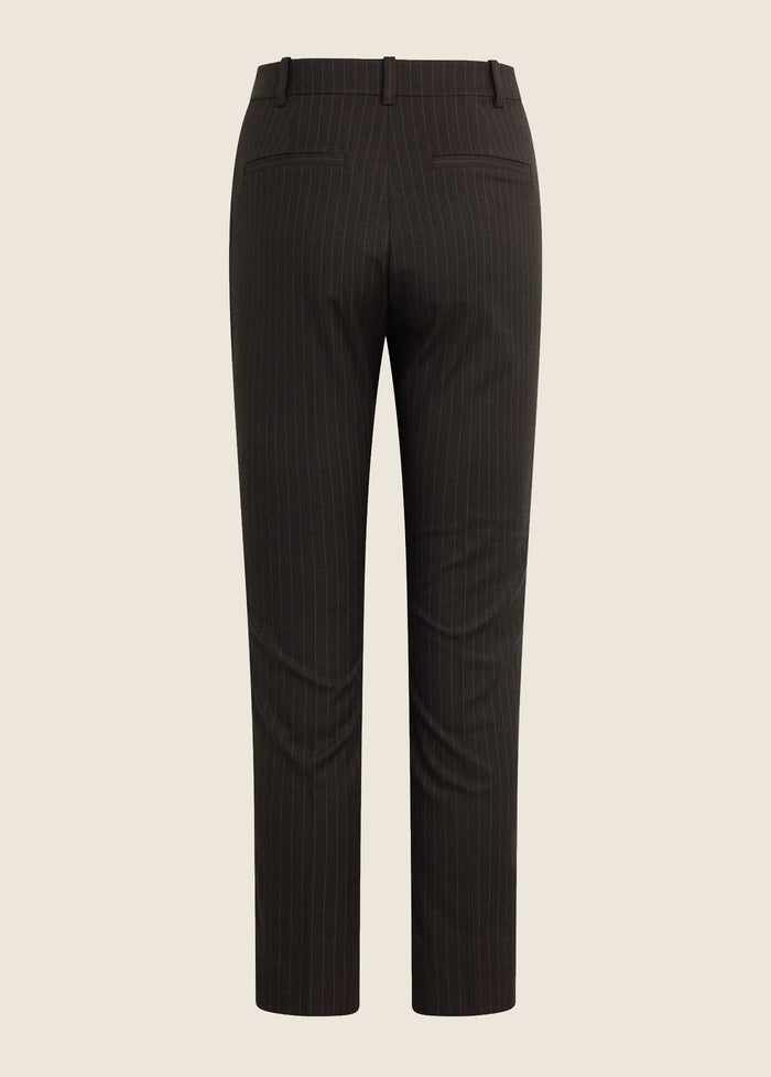 THE PETITE FAVORITE CIGARETTE PANT