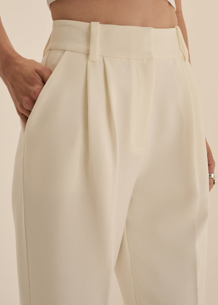 THE PETITE FAVORITE PANT