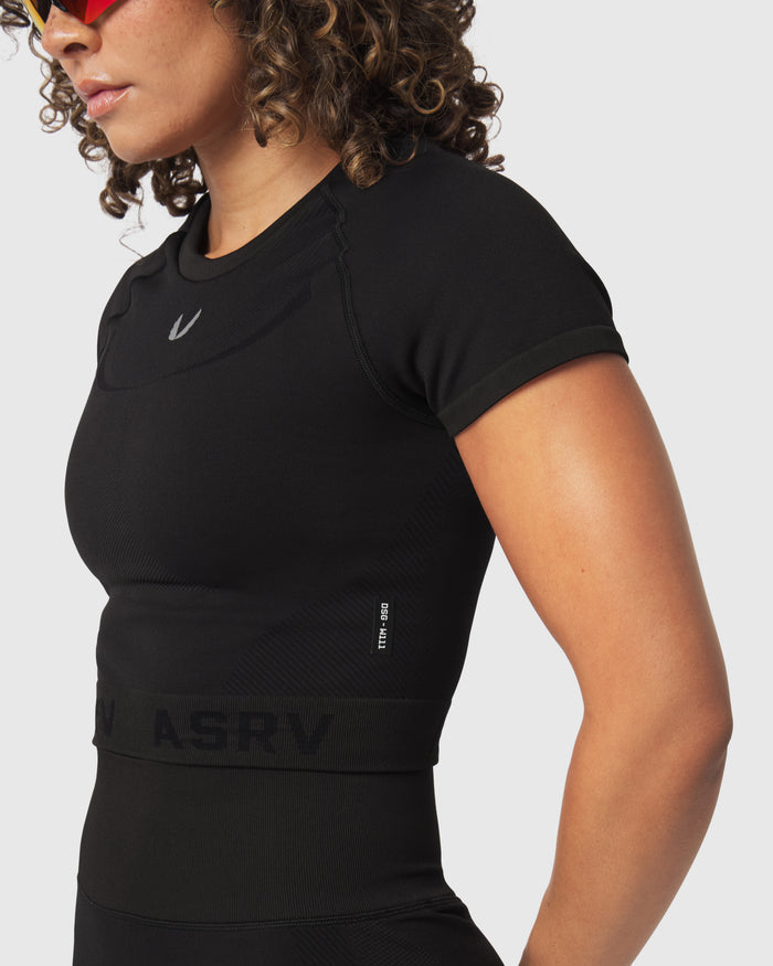 W111. Seamless Cropped Training Tee - Black