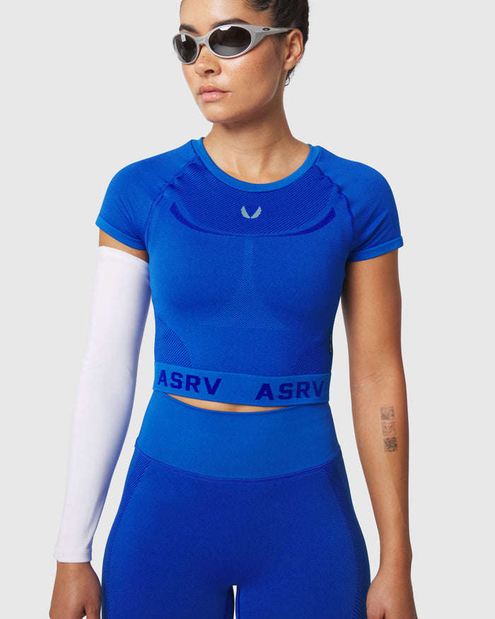 W111. Seamless Cropped Training Tee - Electric Blue